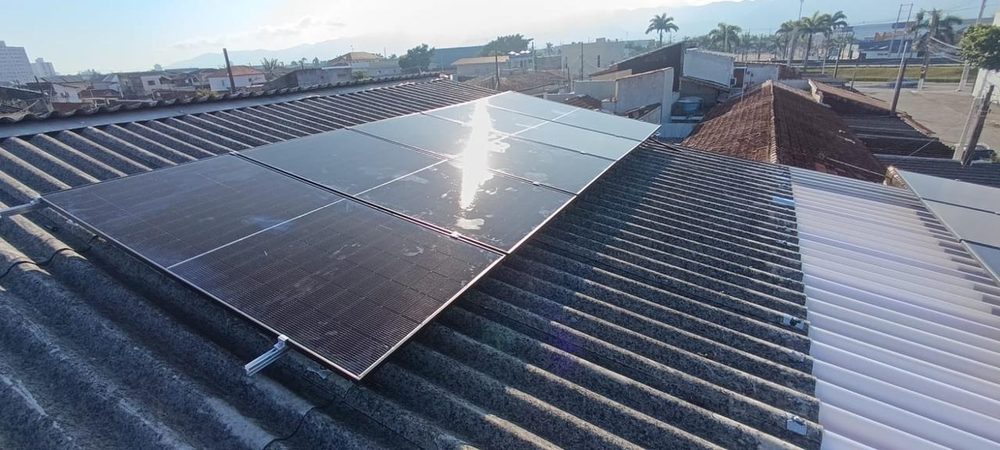 Instalação comercial LIM Energy — telhado industrial